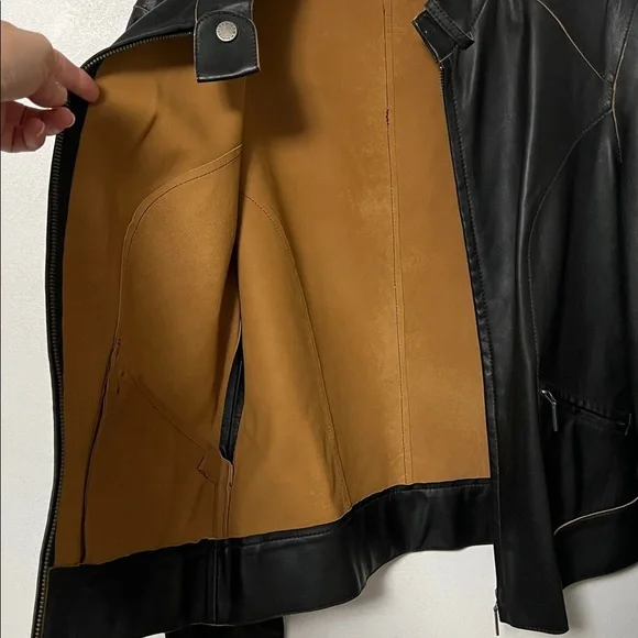 NWOT Tommy Hilfiger Black and Tan Leather Lightweight Jacket - Picture 10 of 11
